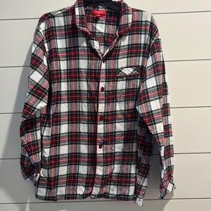 🔴 3 FOR $25 - Flannel button up PJ top